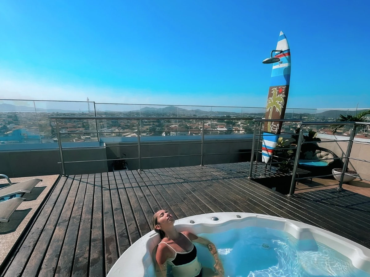 02_jacuzzi_rooftop